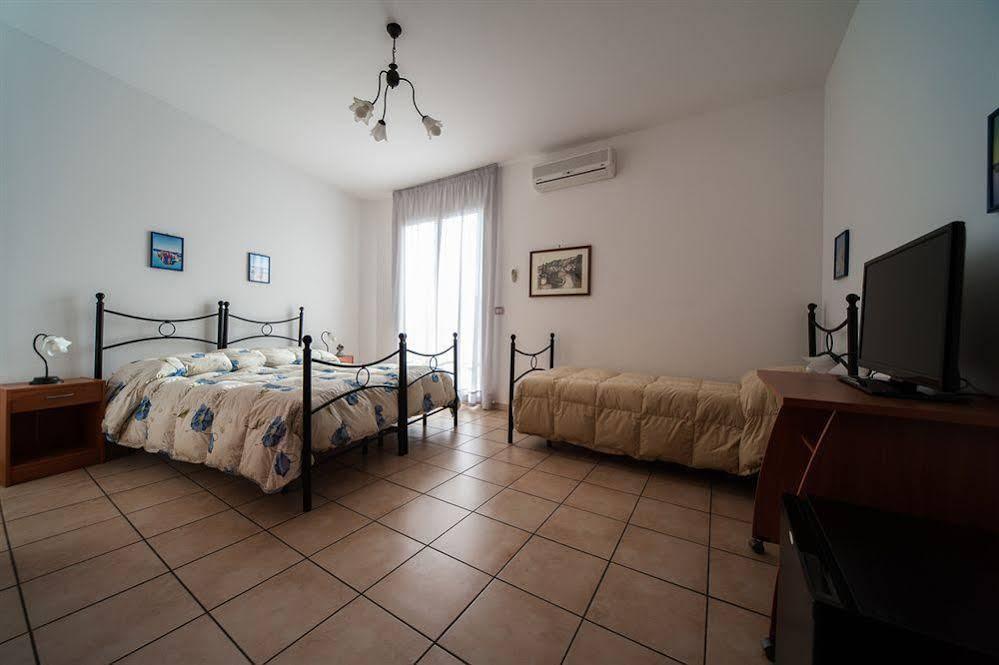 Fragolina B&B Furci Siculo Eksteriør billede