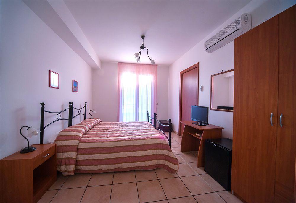 Fragolina B&B Furci Siculo Eksteriør billede